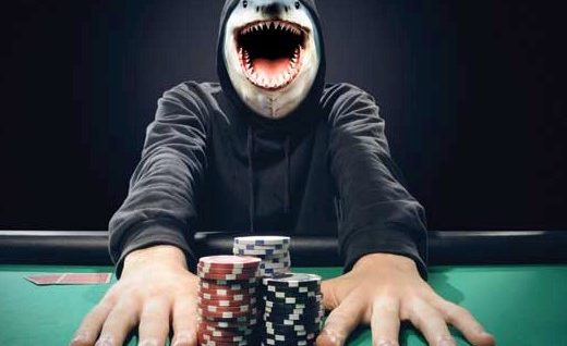 Десятка безумных раздач в покере